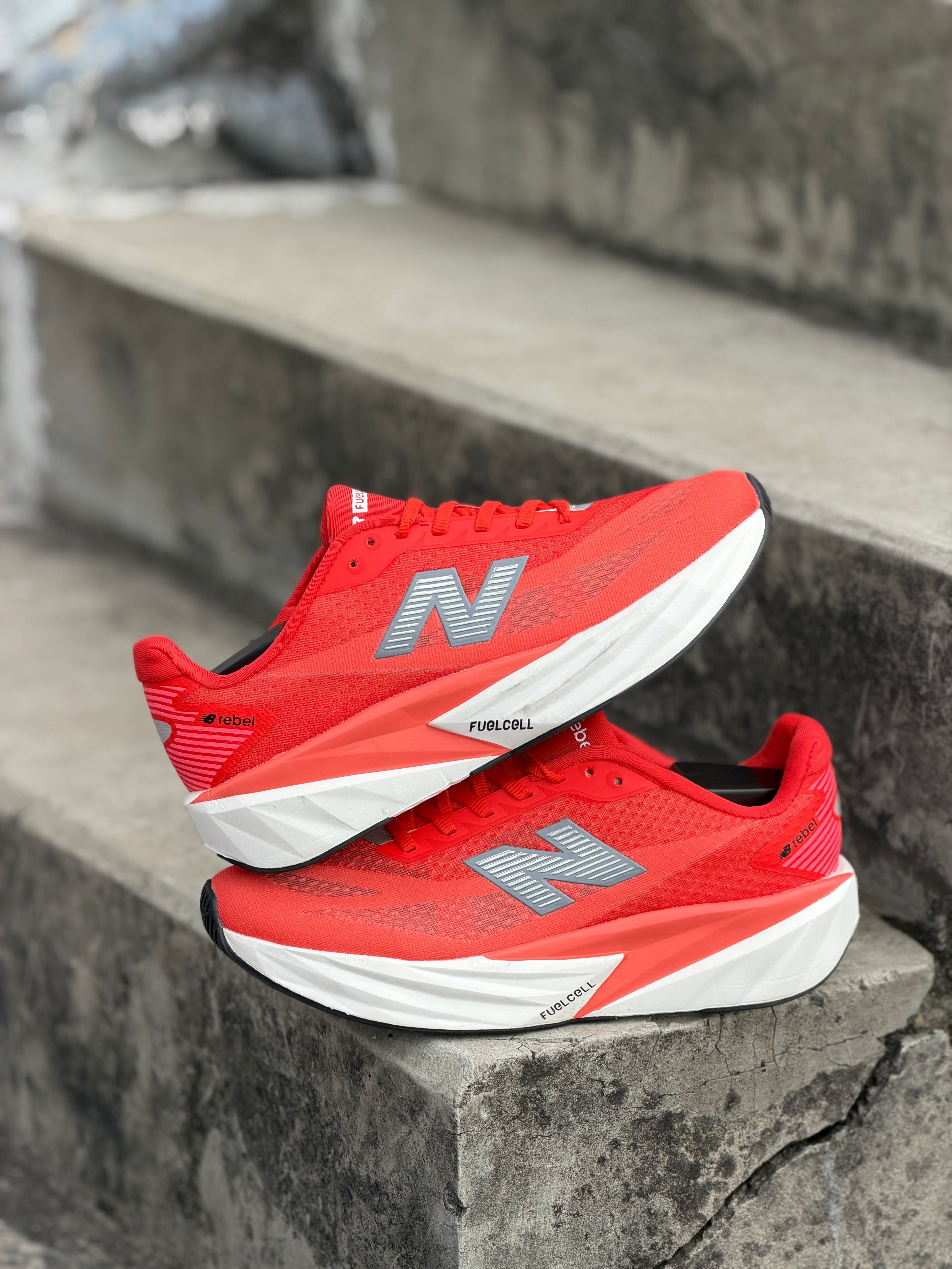 NEW BALANCE REBEL V5