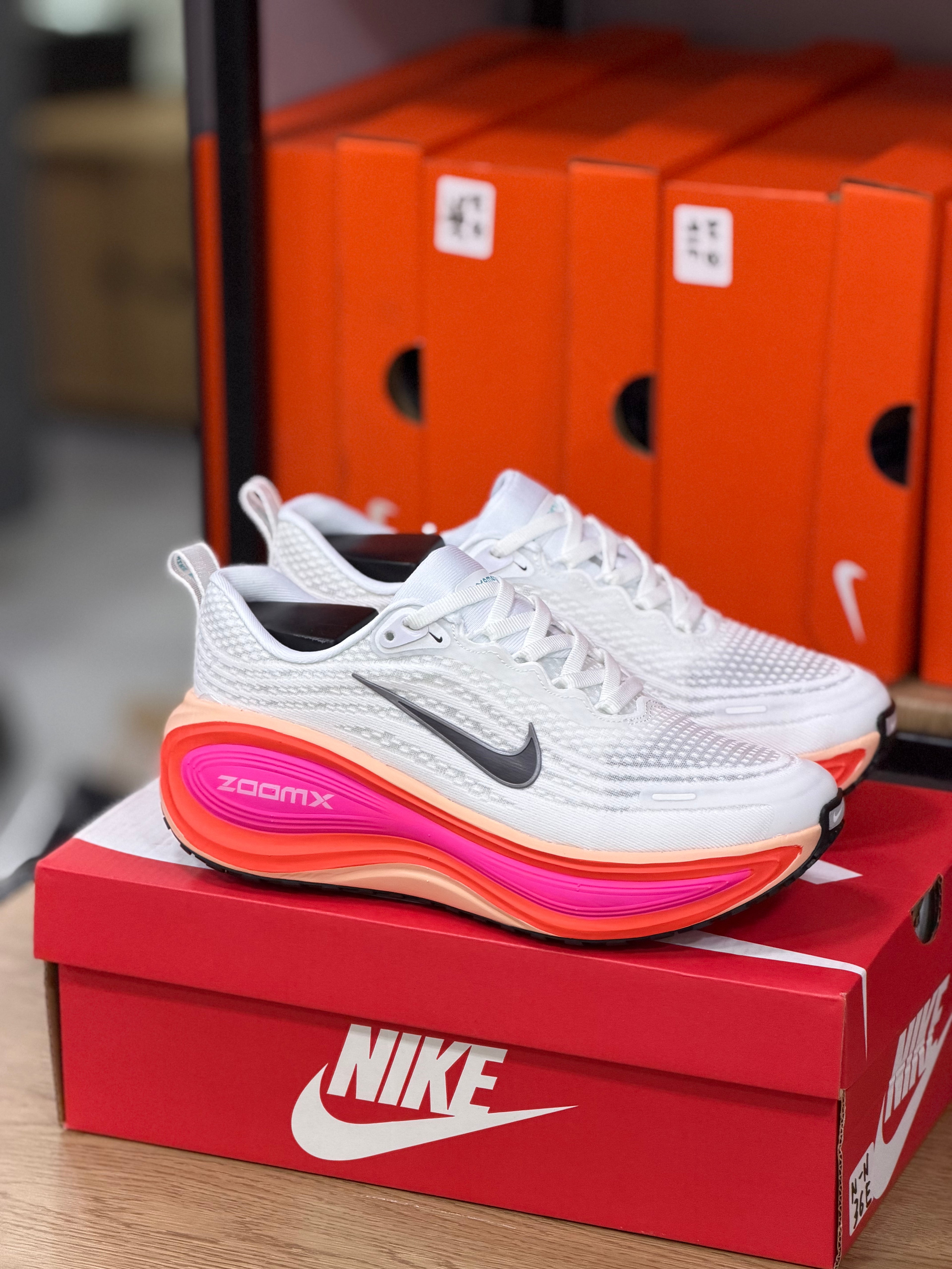 NIKE VOMERO PLUS