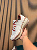 NIKE VOMERO PLUS