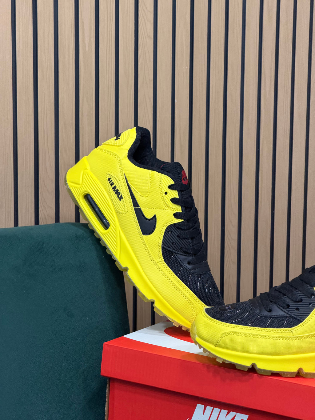 NIKE AIR MAX