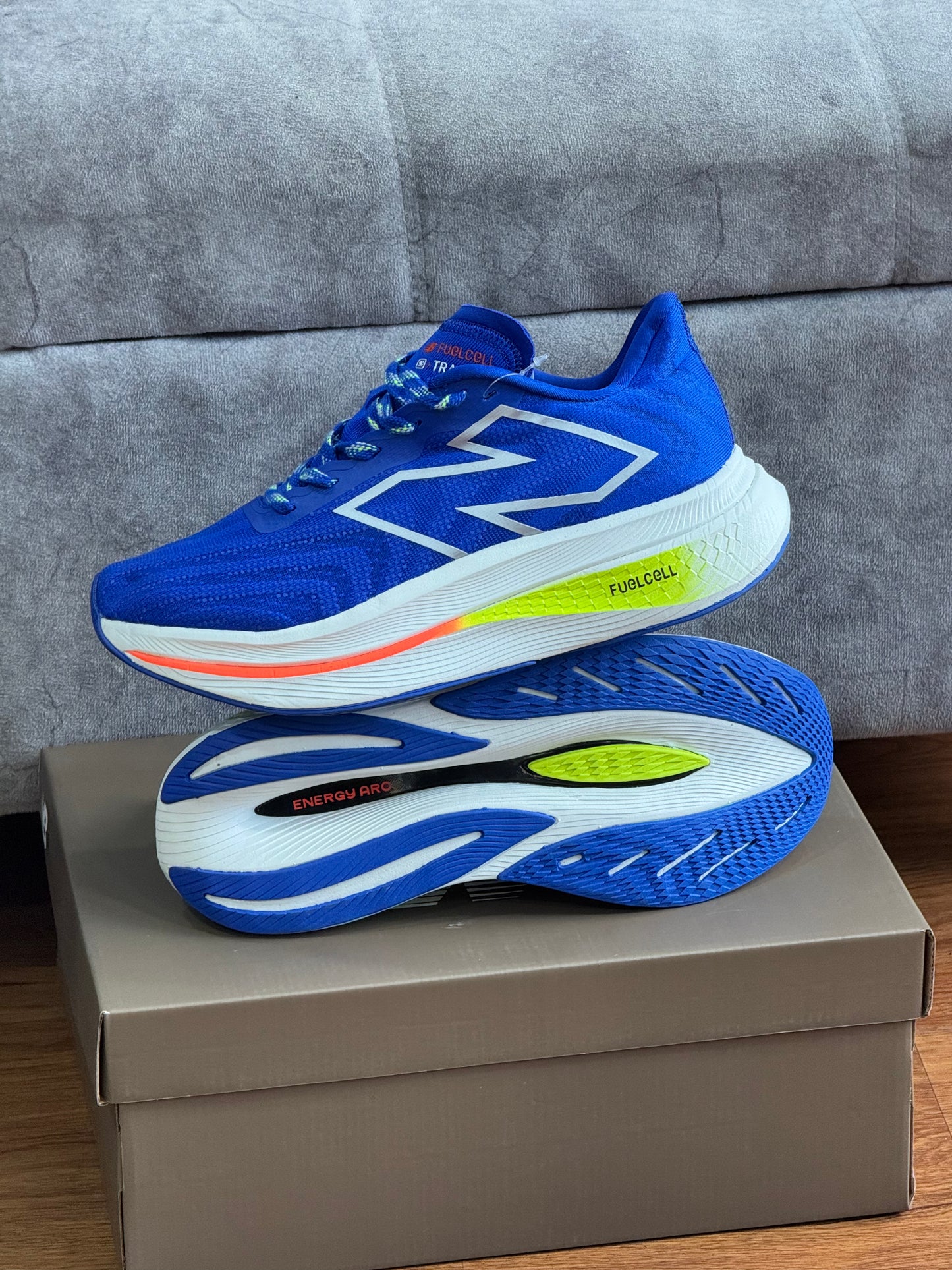 NEW BALANCE FUELCELL TRAINER