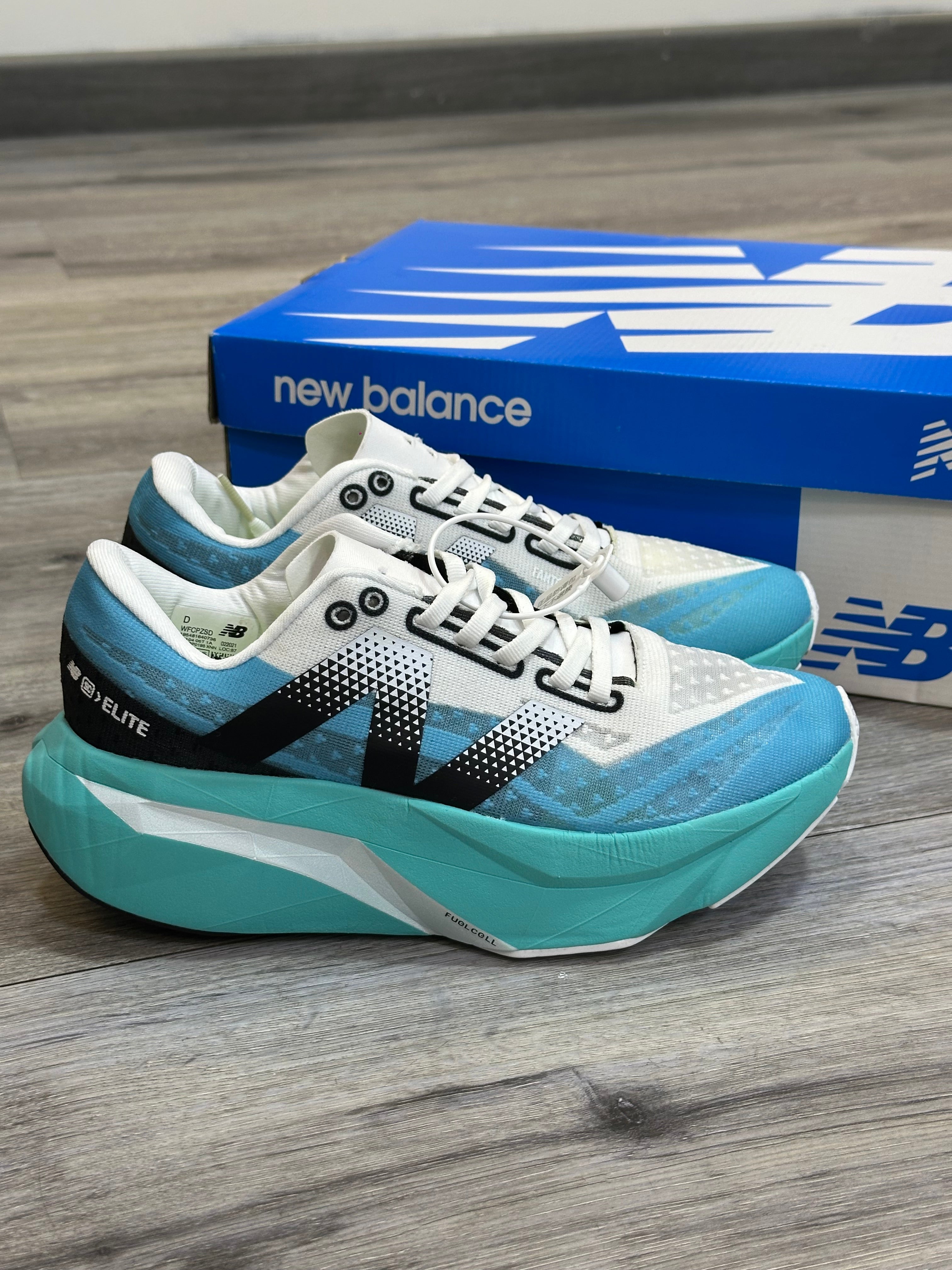 NEW BALANCE ELITE V4