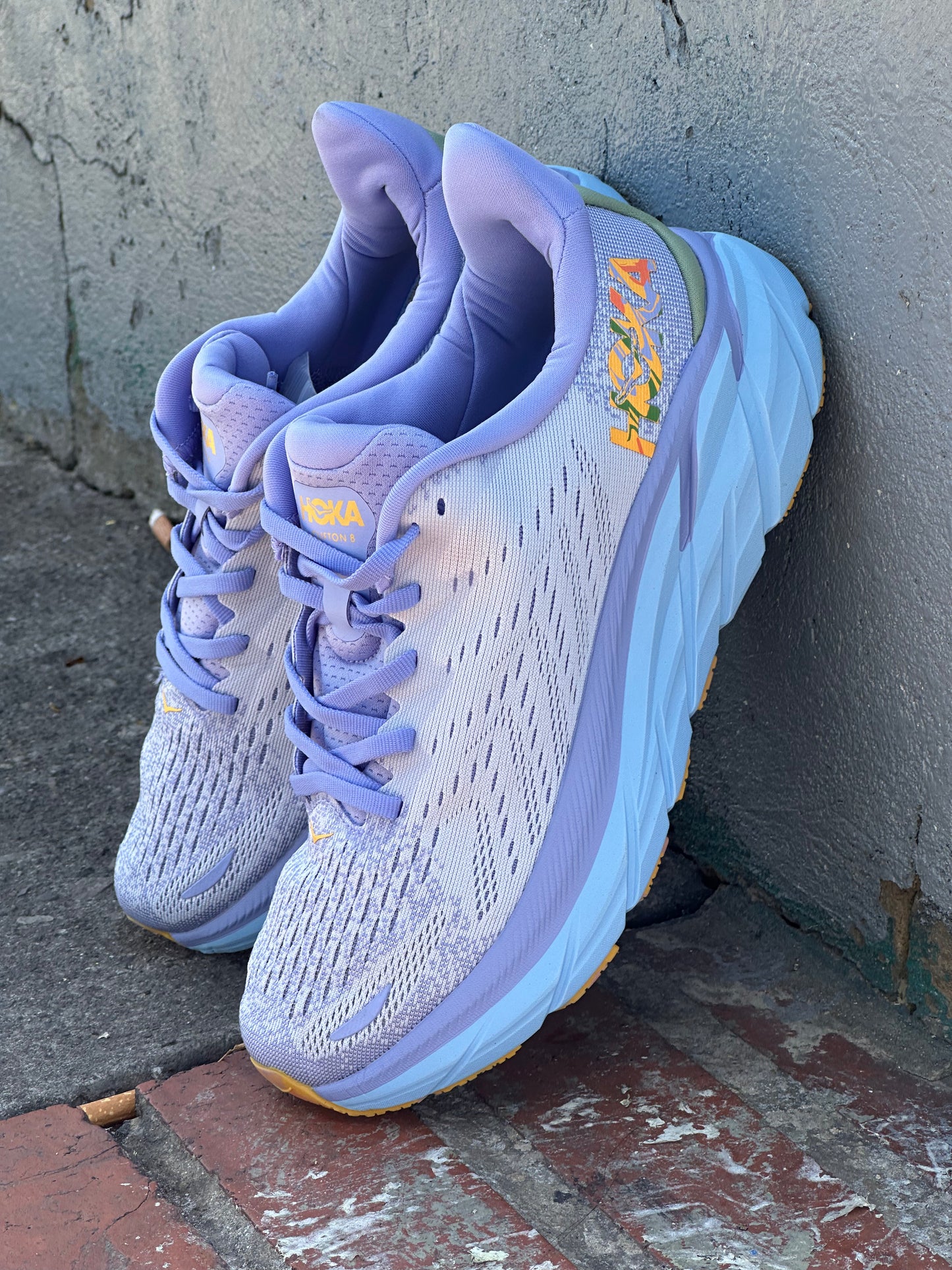 HOKA - CLIFTON 8