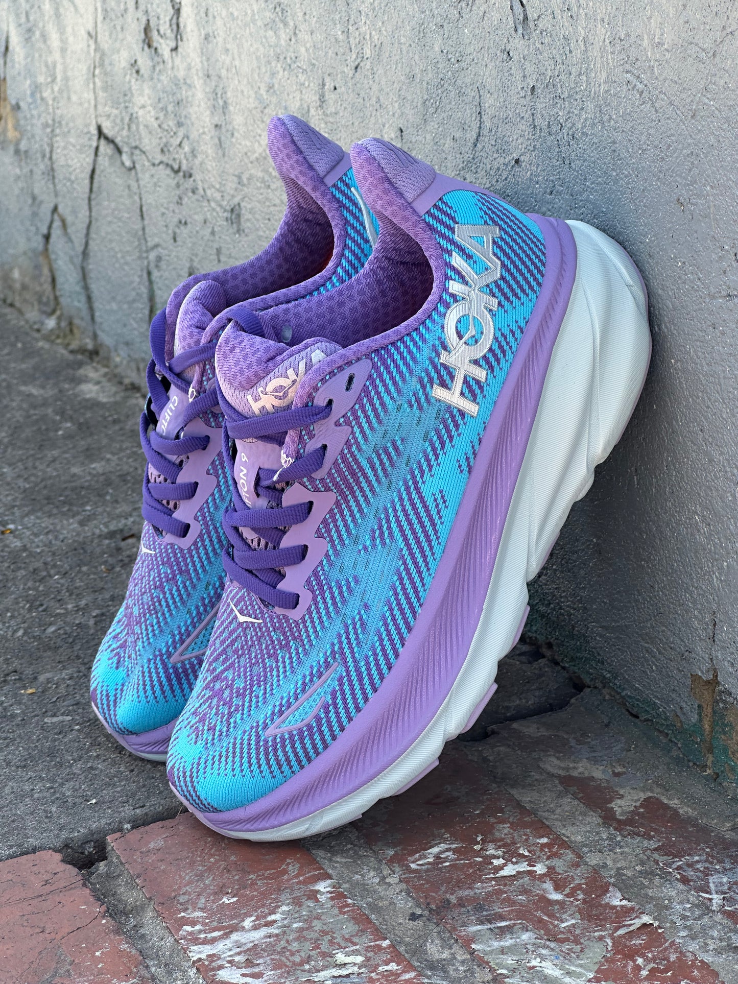 HOKA - CLIFTON 9