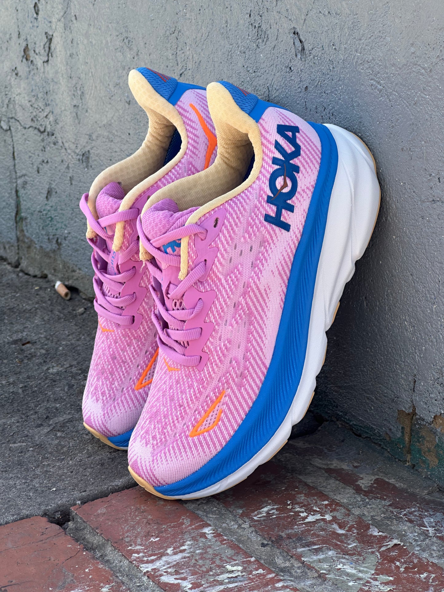 HOKA - CLIFTON 9