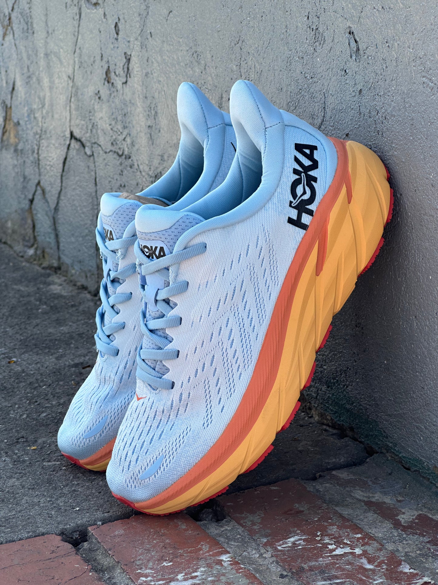 HOKA - CLIFTON 8