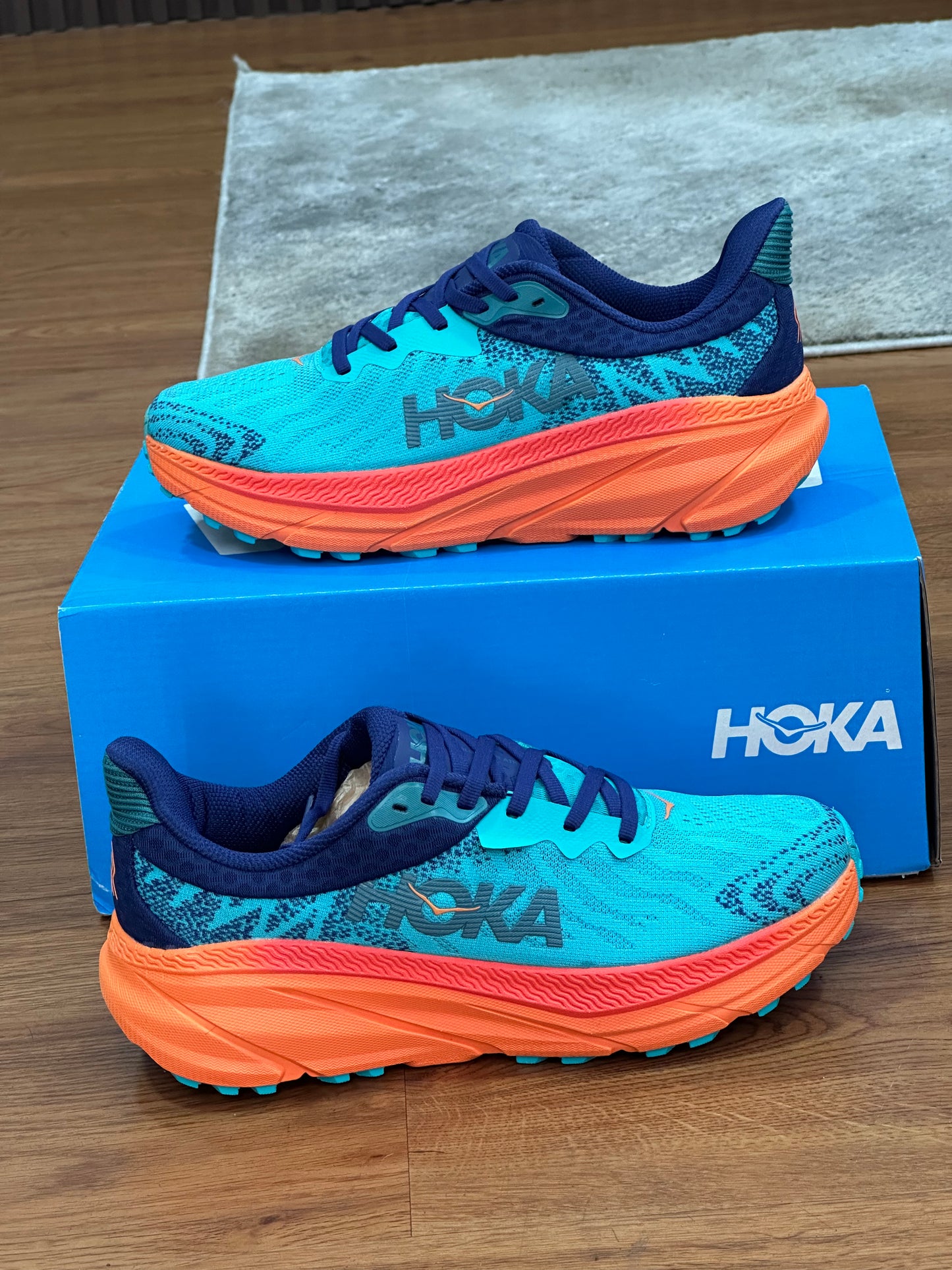 HOKA-CHALLEGER 7