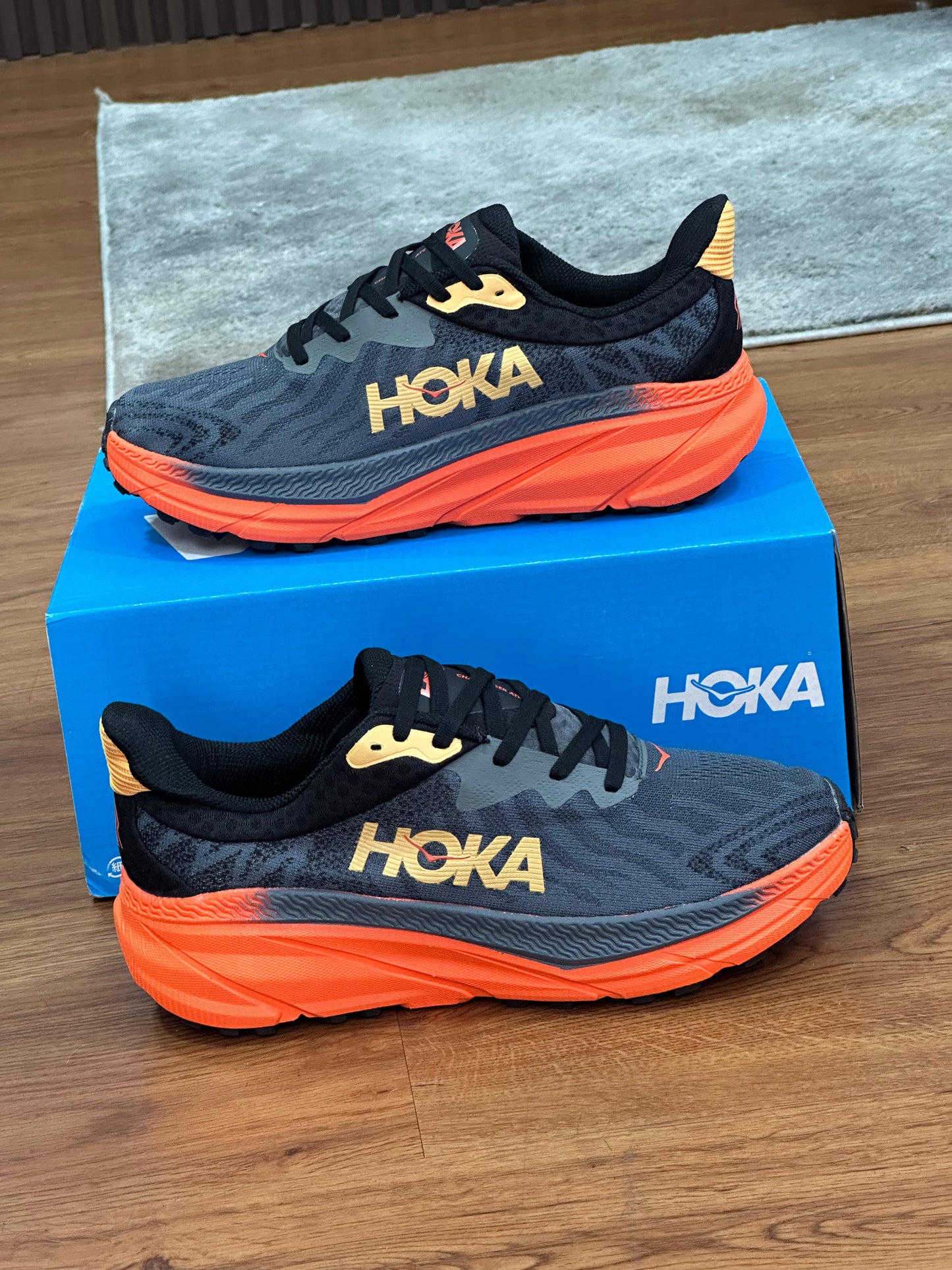 HOKA-CHALLEGER 7