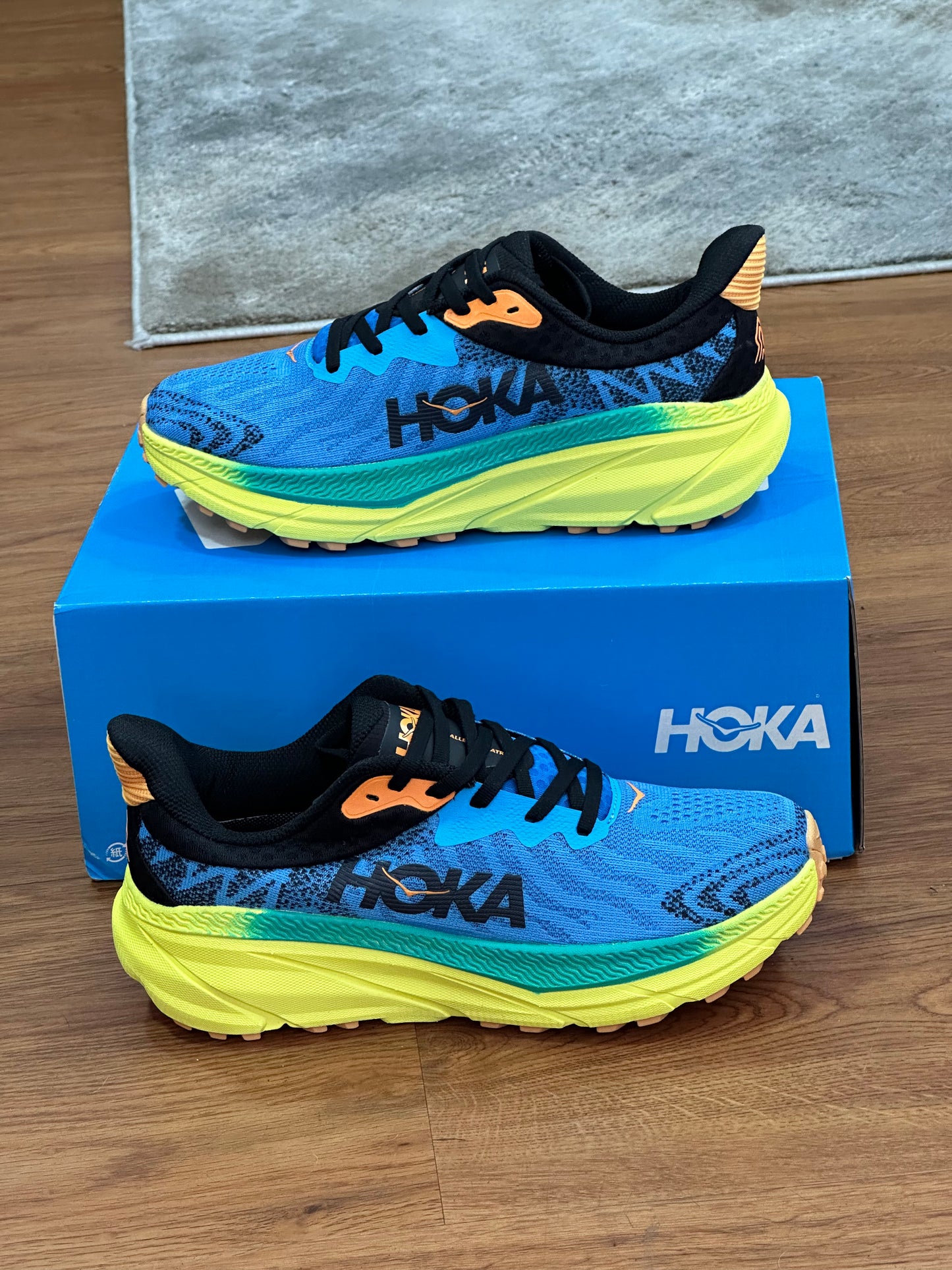 HOKA-CHALLEGER 7