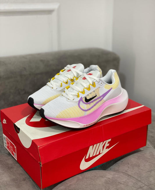 NIKE-ZOOM FLY 5