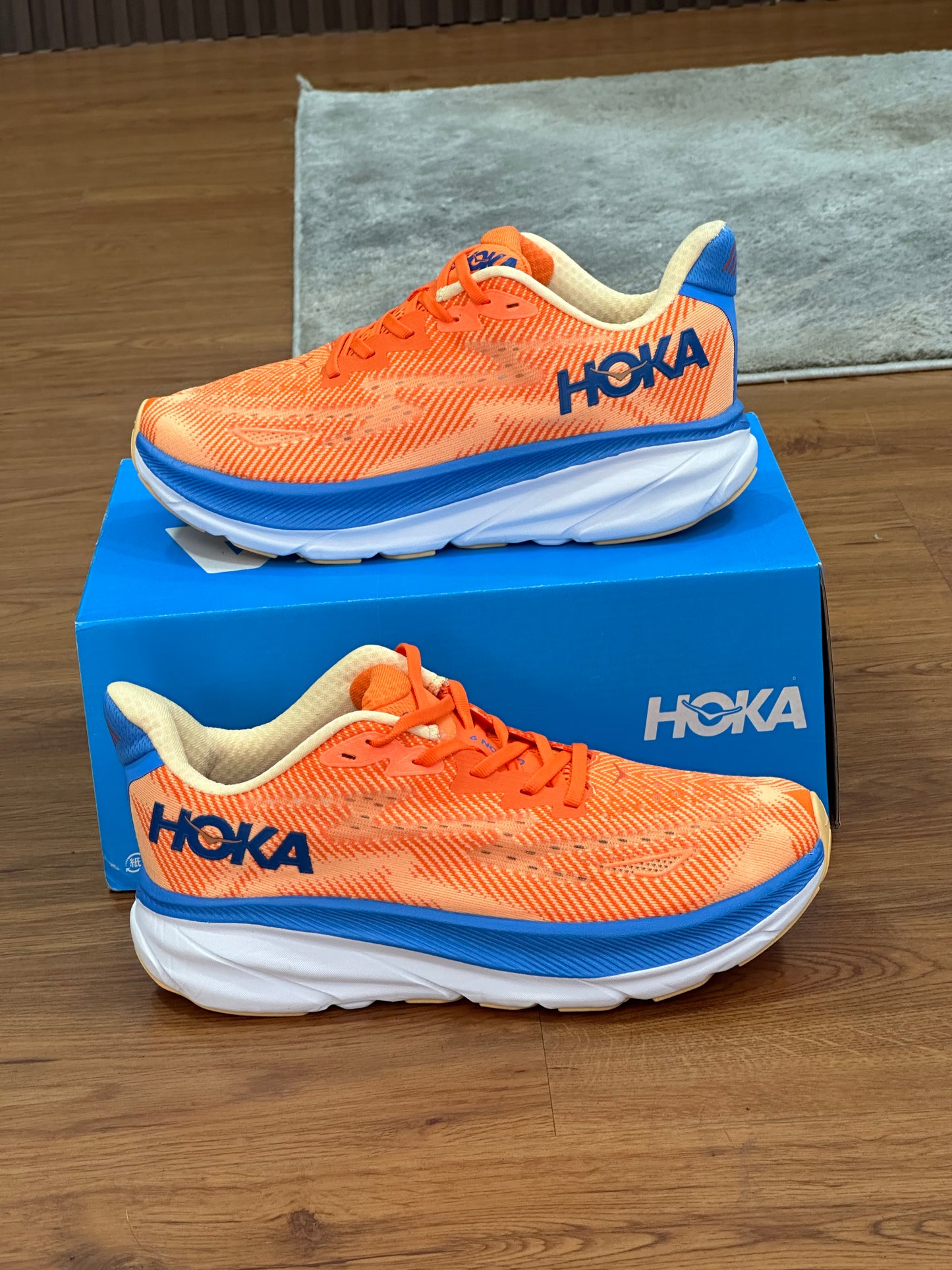 HOKA - CLIFTON 9