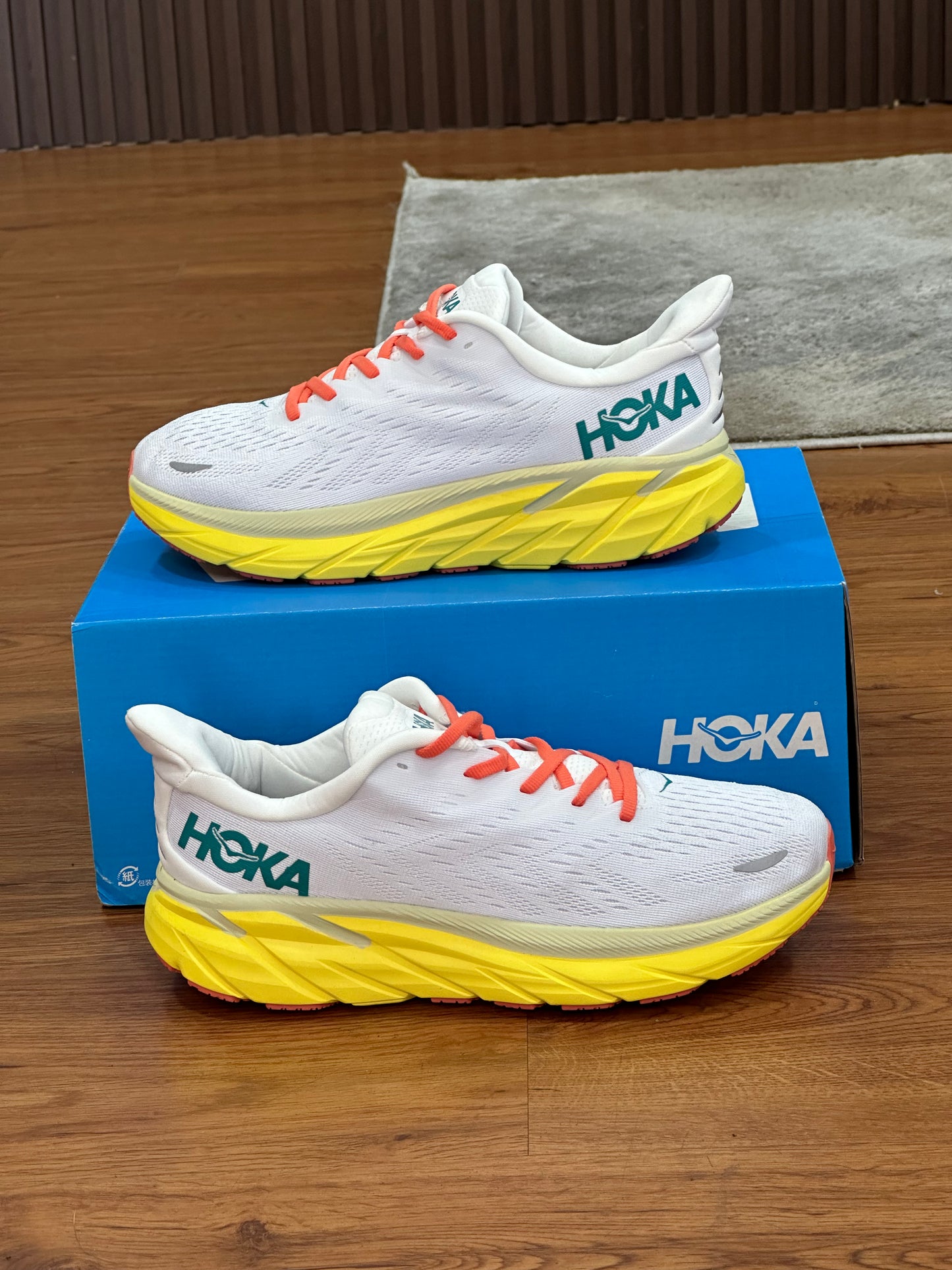 HOKA - CLIFTON 9