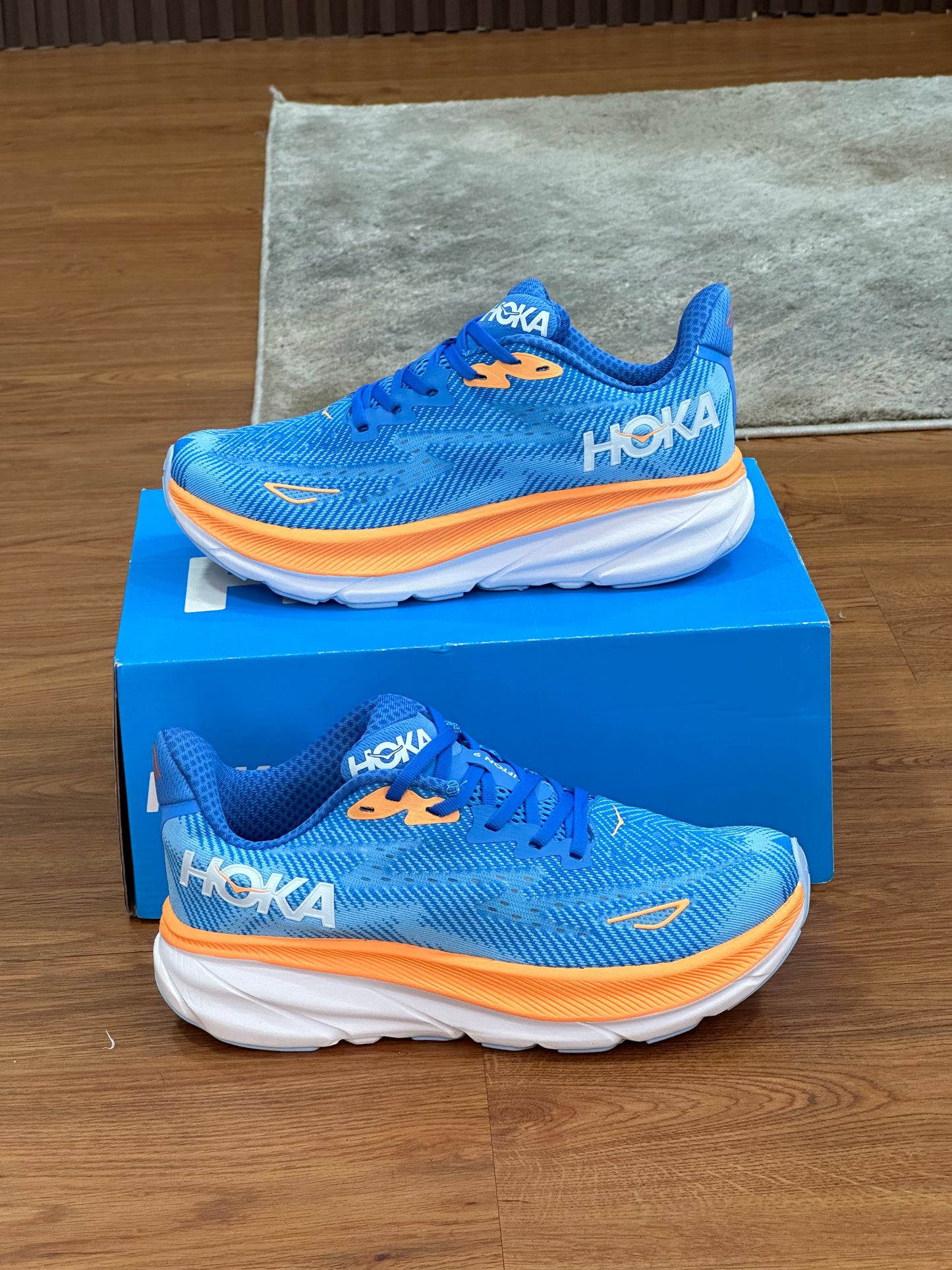 HOKA - CLIFTON 9