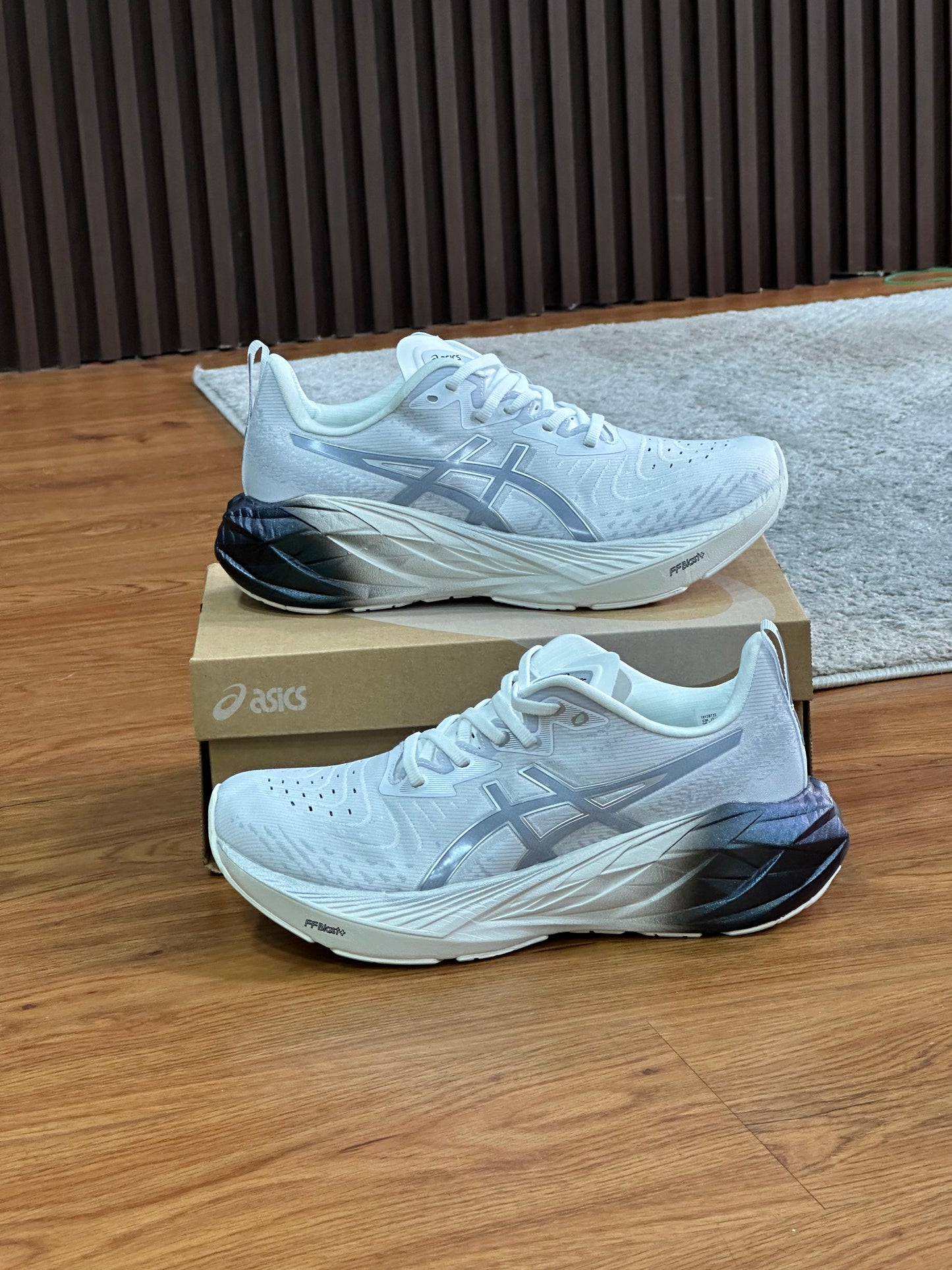 ASICS NOVABLAST 4