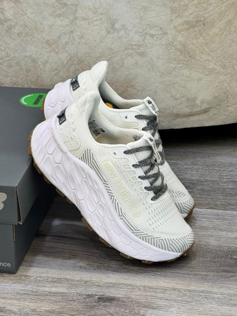 NEW BALANCE MORE V4 DAMA