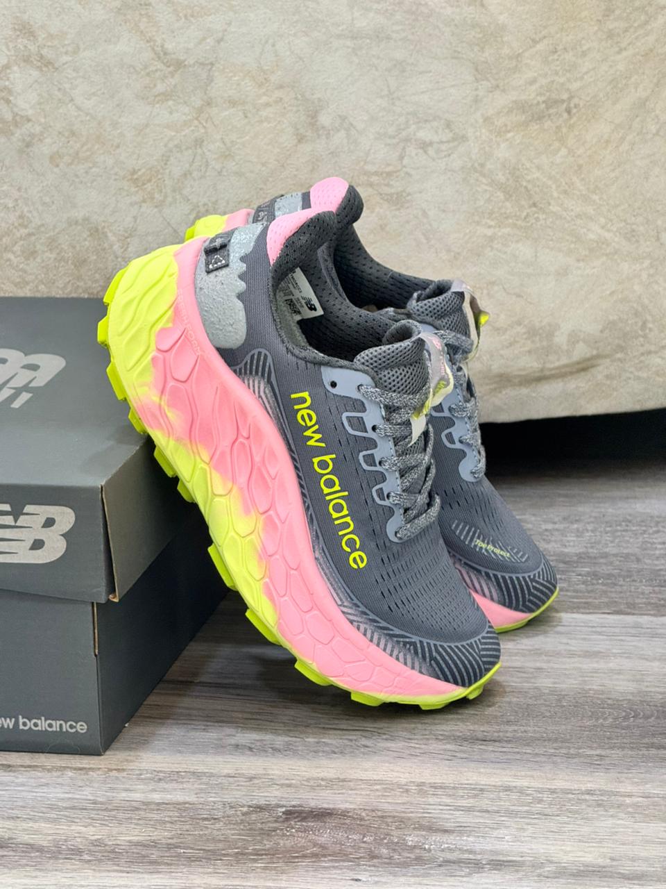 NEW BALANCE MORE V4 DAMA