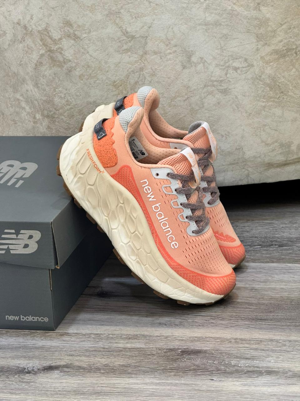 NEW BALANCE MORE V4 DAMA