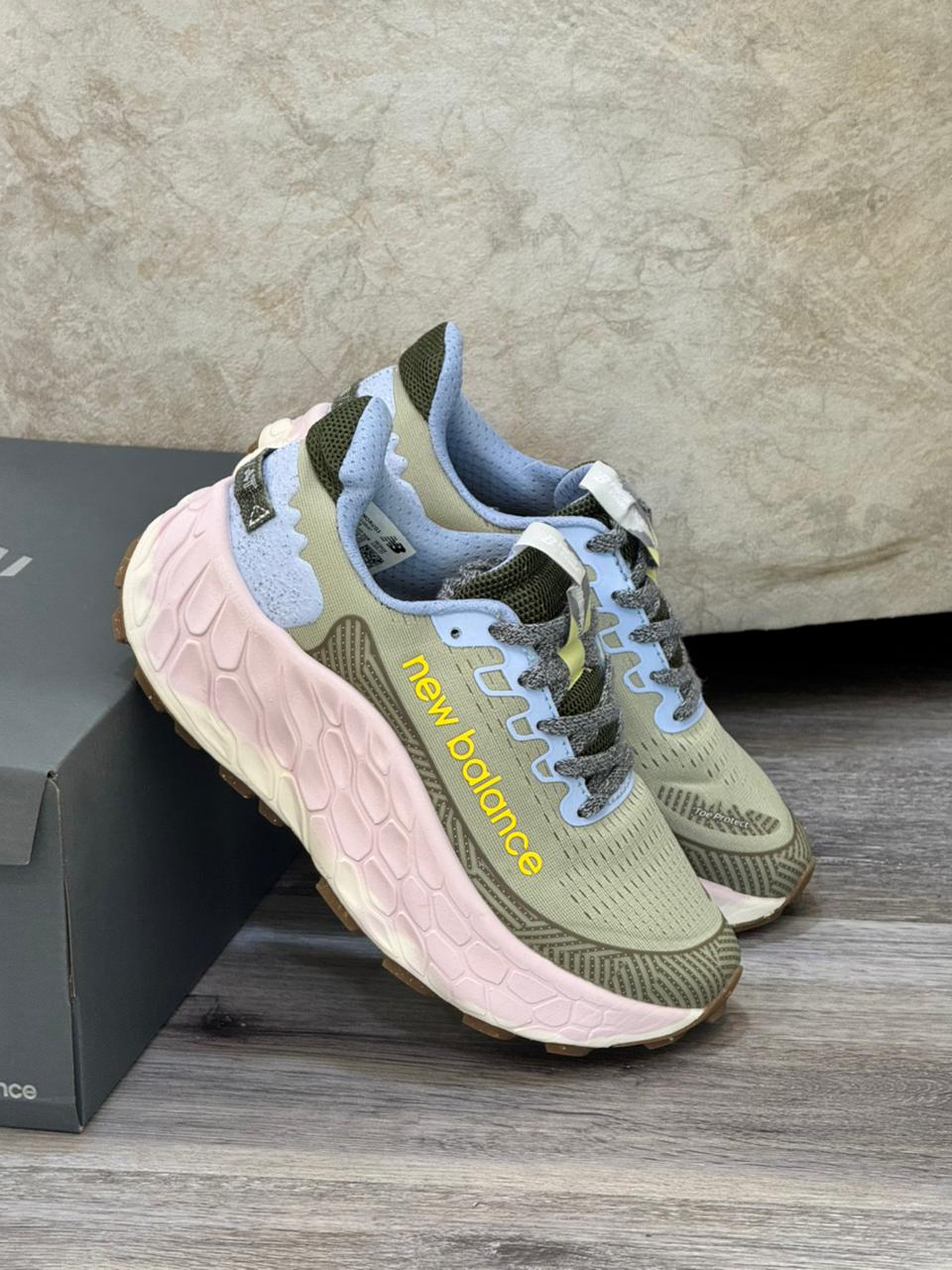NEW BALANCE MORE V4 DAMA