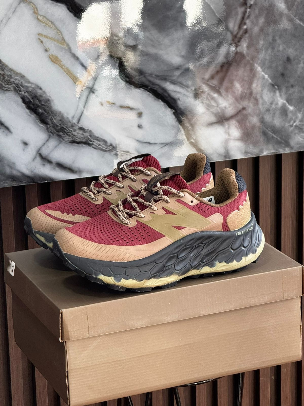NEW BALANCE MORE V4 HOMBRE