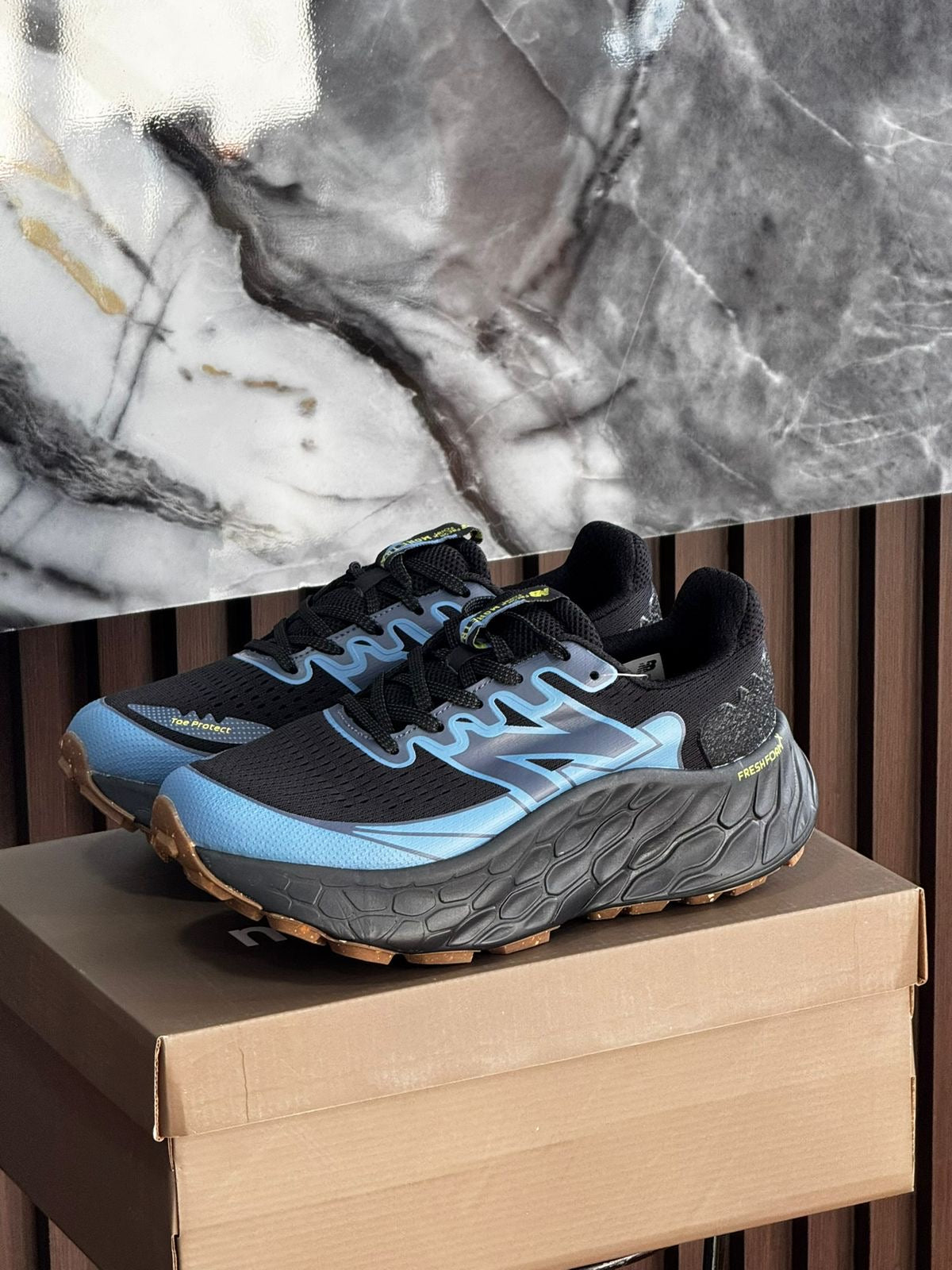 NEW BALANCE MORE V4 HOMBRE