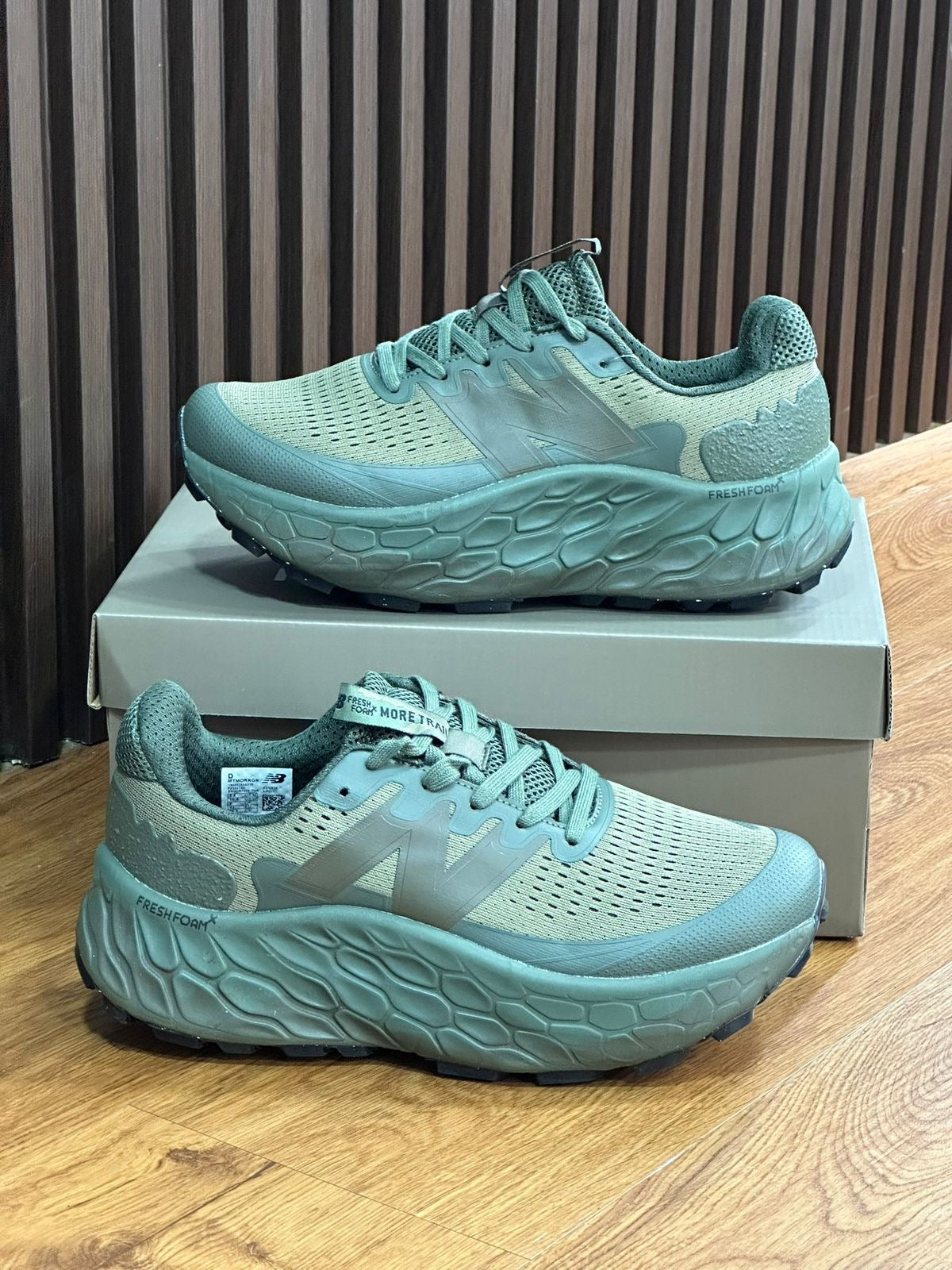 NEW BALANCE MORE V4 HOMBRE