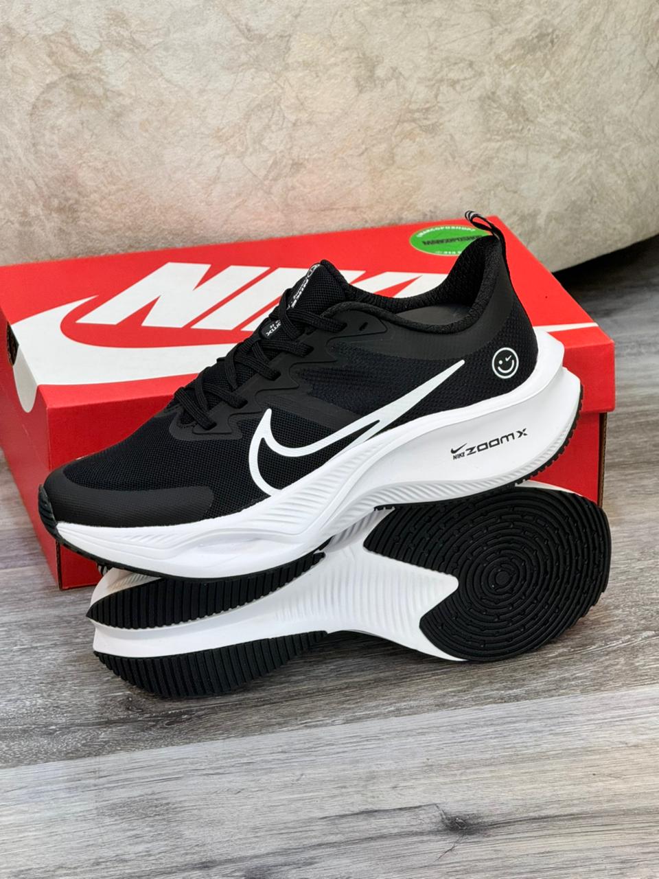 NIKE ZOOM X HAPPY DAMA