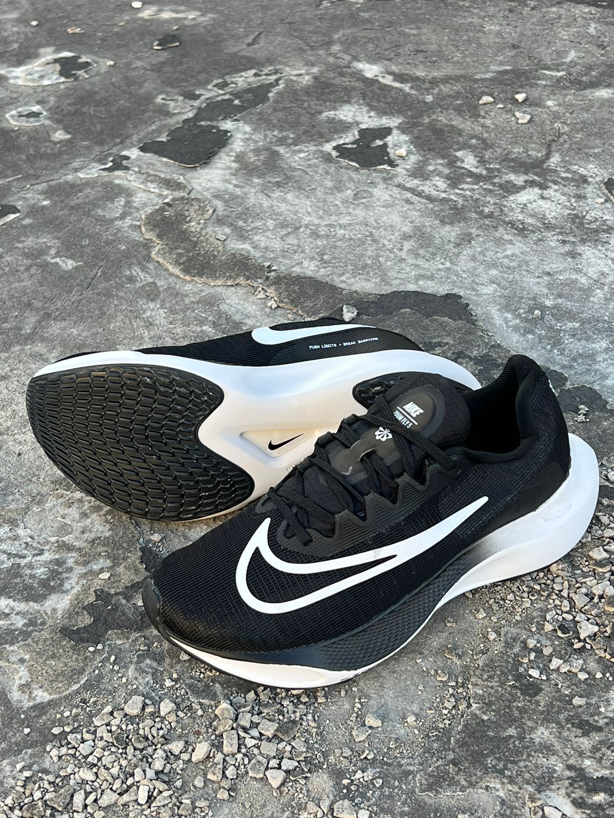 NIKE ZOOM FLY 5