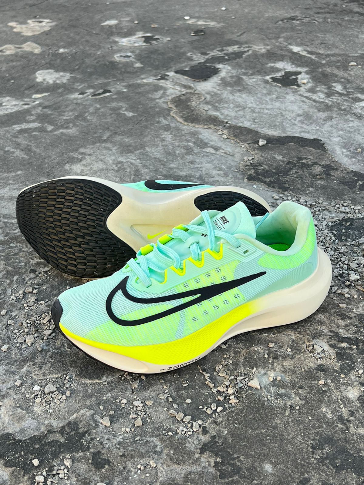 NIKE ZOOM FLY 5