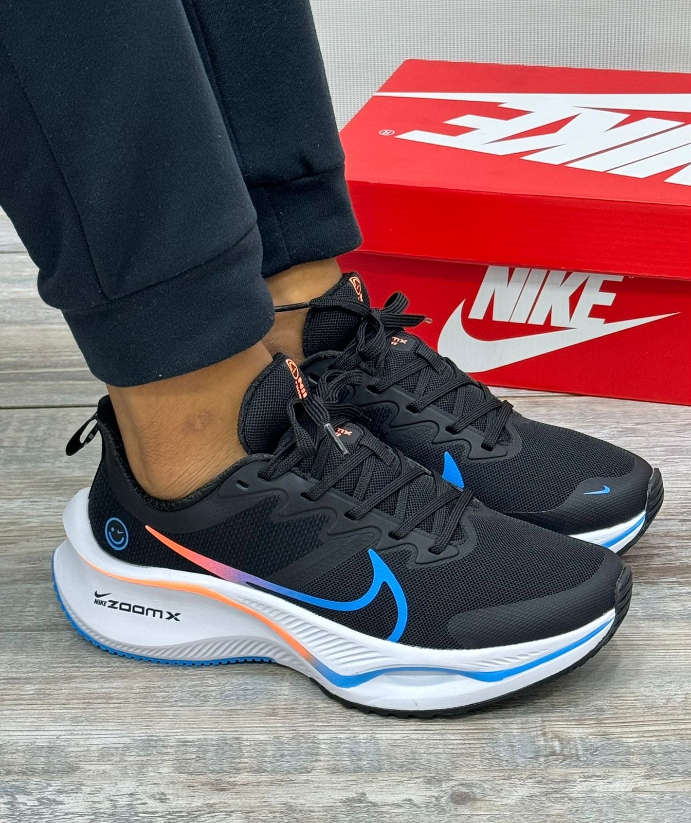 NIKE ZOOM XINFINITY