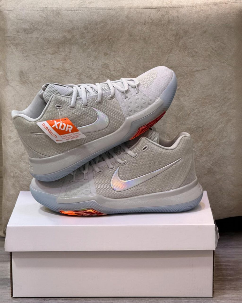 NIKE KYRIE 3