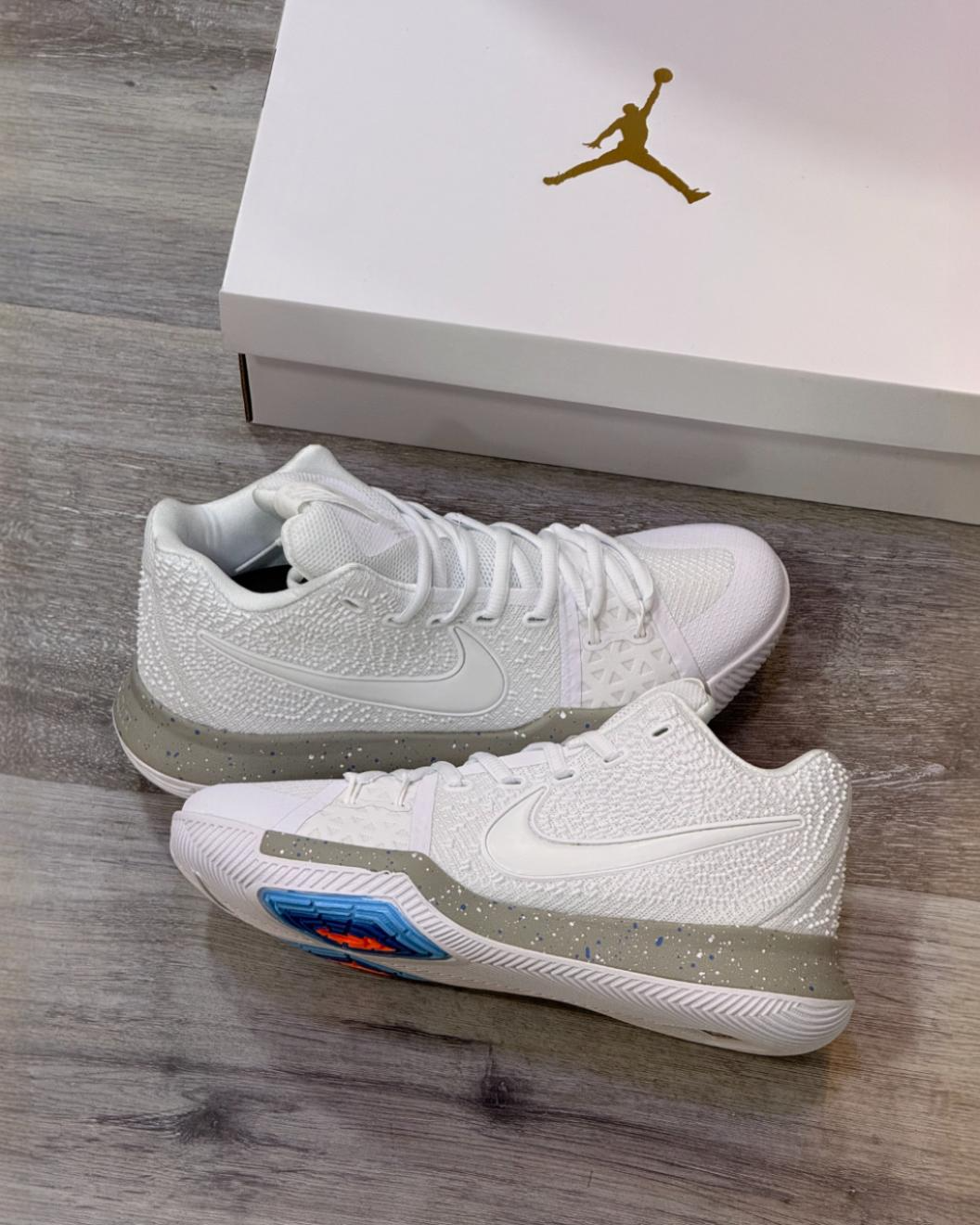 NIKE KYRIE 3